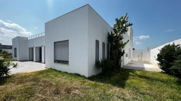 Luxus-Villa mit Infinity-Pool – Soukra, Tunis