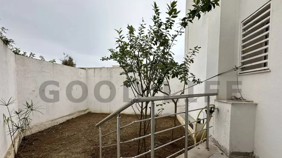 Möbliertes S+1 Apartment in Jardins de Carthage: Ein Refugium der Komfort und Sicherheit
