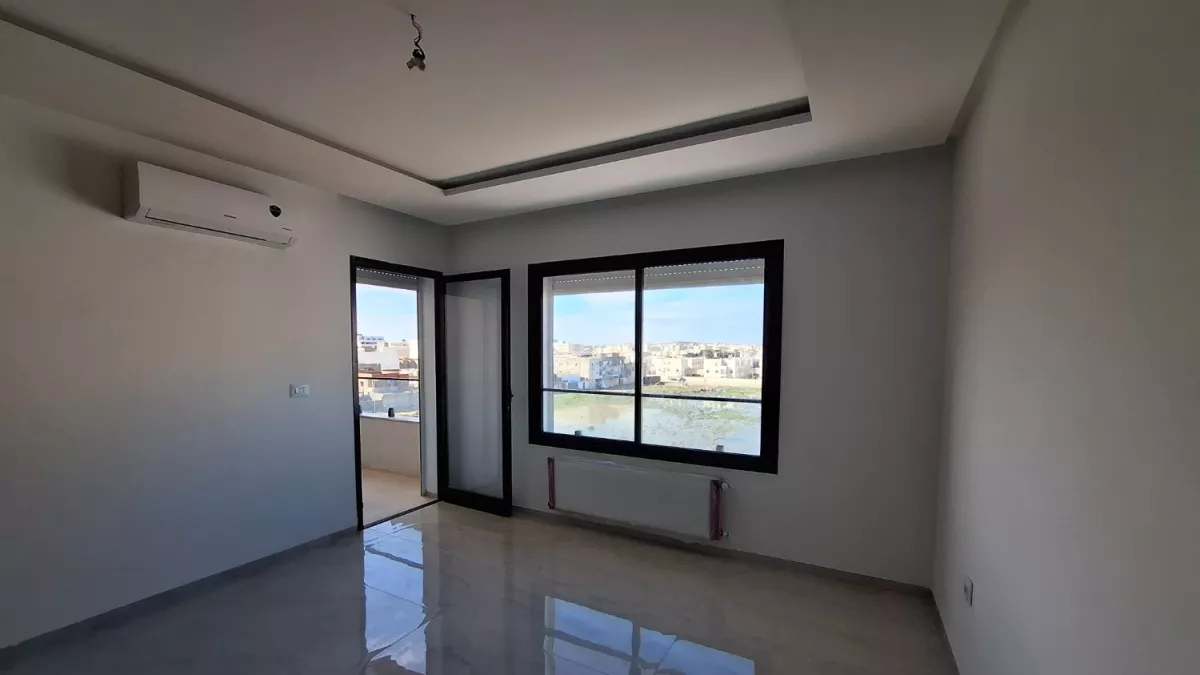 Luxuswohnung S+3 – 135 m² – Tiefgaragenplatz in Ben Arous