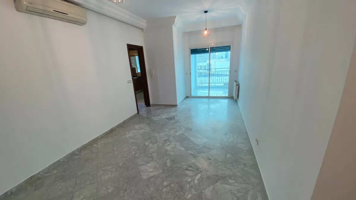 Luxus-S+2-Apartement am Lac 2: Ein Idyllischer Ruhepol am See