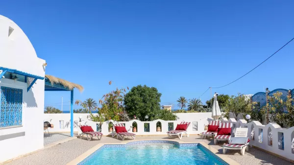 Luxury Vacation Villa with Sea View and Pool in Djerba