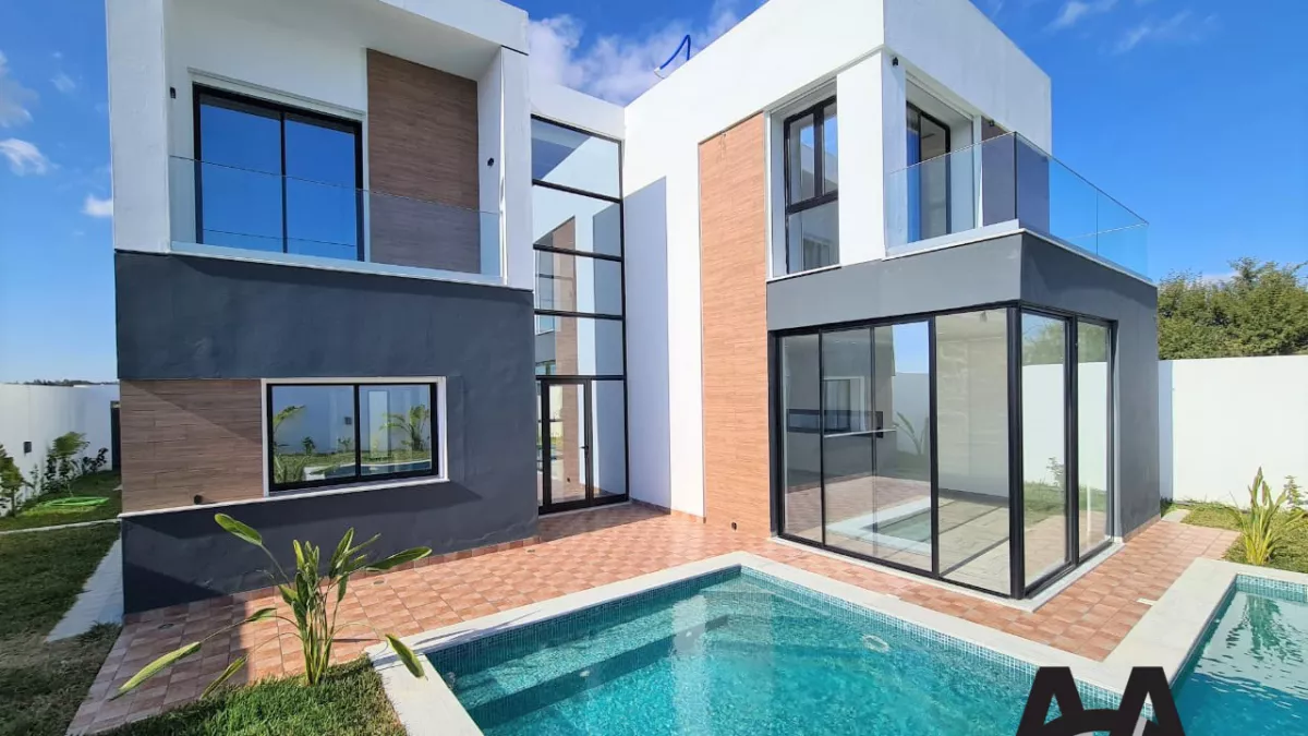 Stunning S+4 Villa with Garden and Pool in Hammamet