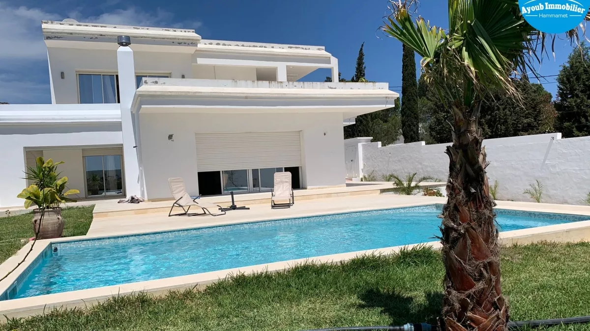 Villa di Lusso sul Golf: Un Rifugio a Hammamet