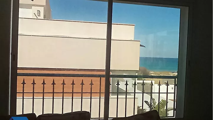 Traumhafter Seeblick-Villa in Ezzahra Hammem Lghzez: Ein Refugium der Ruhe