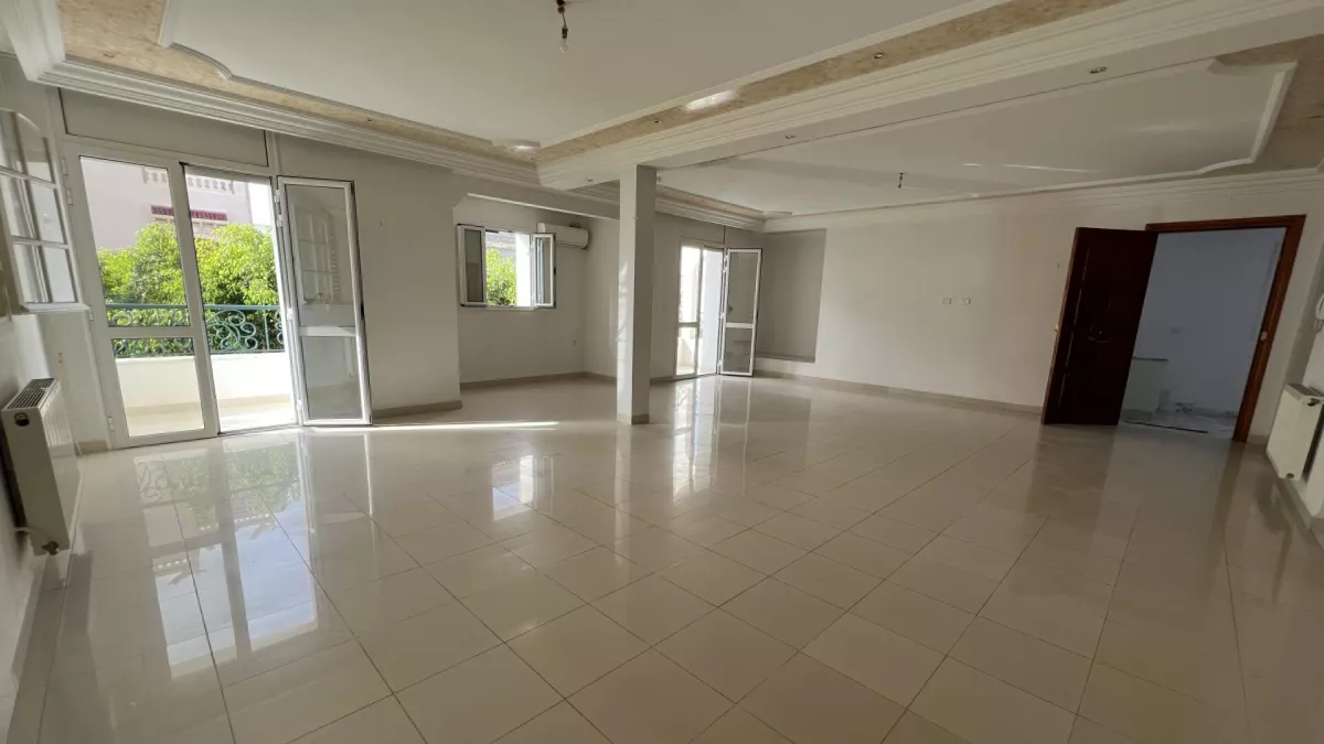 Lussuosa Appartamento Villa S3 a Sahloul 3: Il Tuo Nuovo Rifugio di Pace!