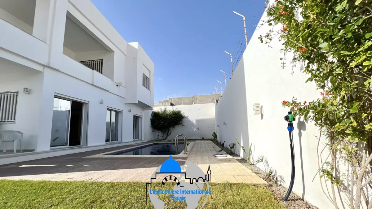 Luxury Dream Villa in Cité Riadh 2, Sousse - A Haven of Luxury at Your Fingertips