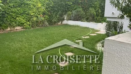 Luxus-Villa mit Möbeln zur Miete in La Marsa: Ein Refugium der Komfort und Eleganz