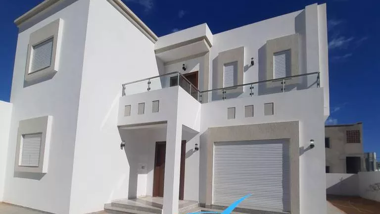 Ihr Traumdomizil in Djerba: Atemberaubende S+4-Villa in Beni-Bendou, Houmt Souk
