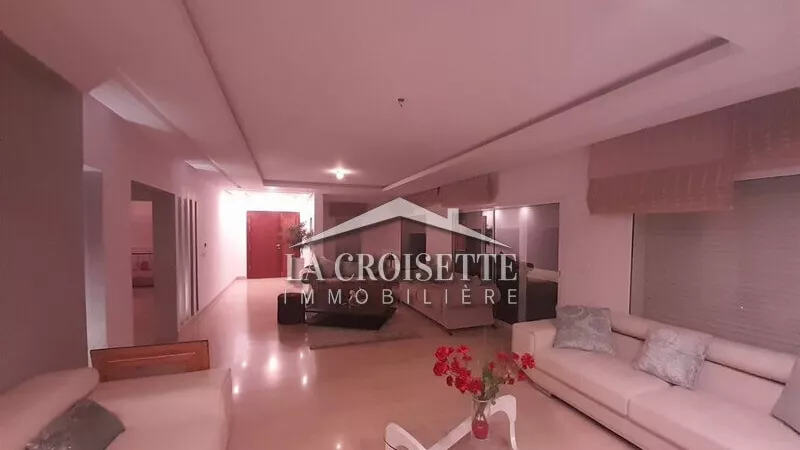 Luxus-Villa S4 in La Soukra: Ein Eleganter Rückzugsort