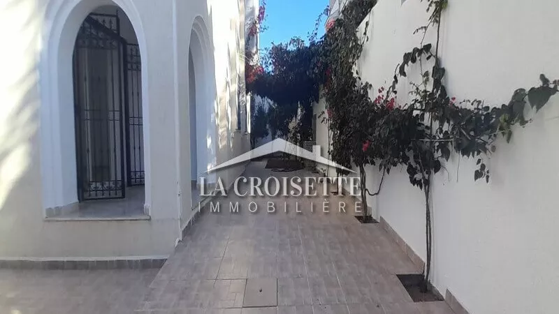 Villa di Lusso al Piano Terra in S3, Gammarth: Lusso e Comfort in un Quartiere Residenziale