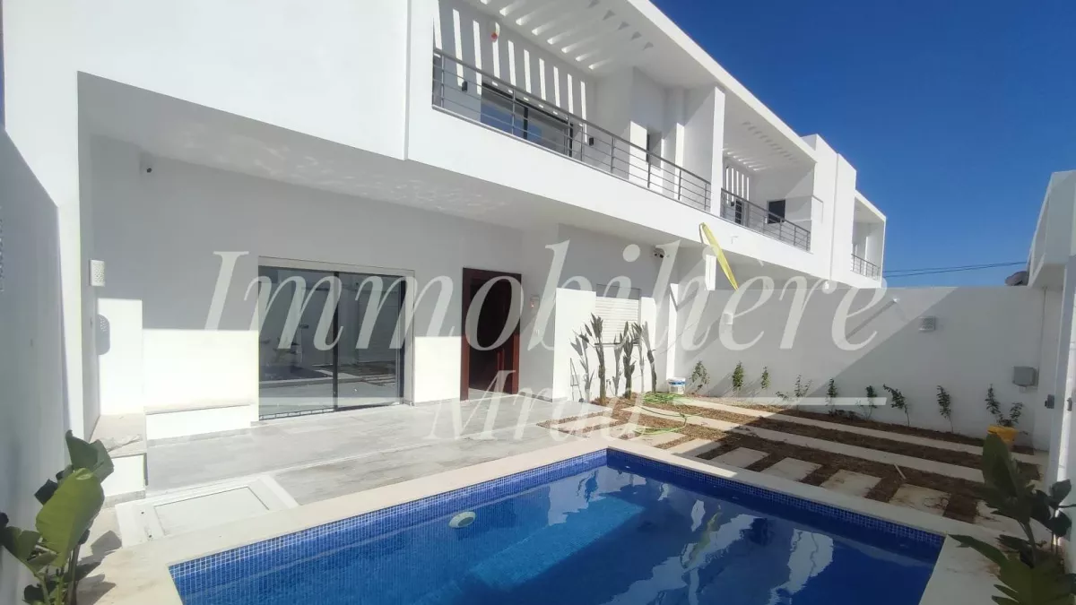 Lussuoso Duplex S+4 in Vendita a Hammamet Sud: L'Epitome del Comfort e del Prestigio