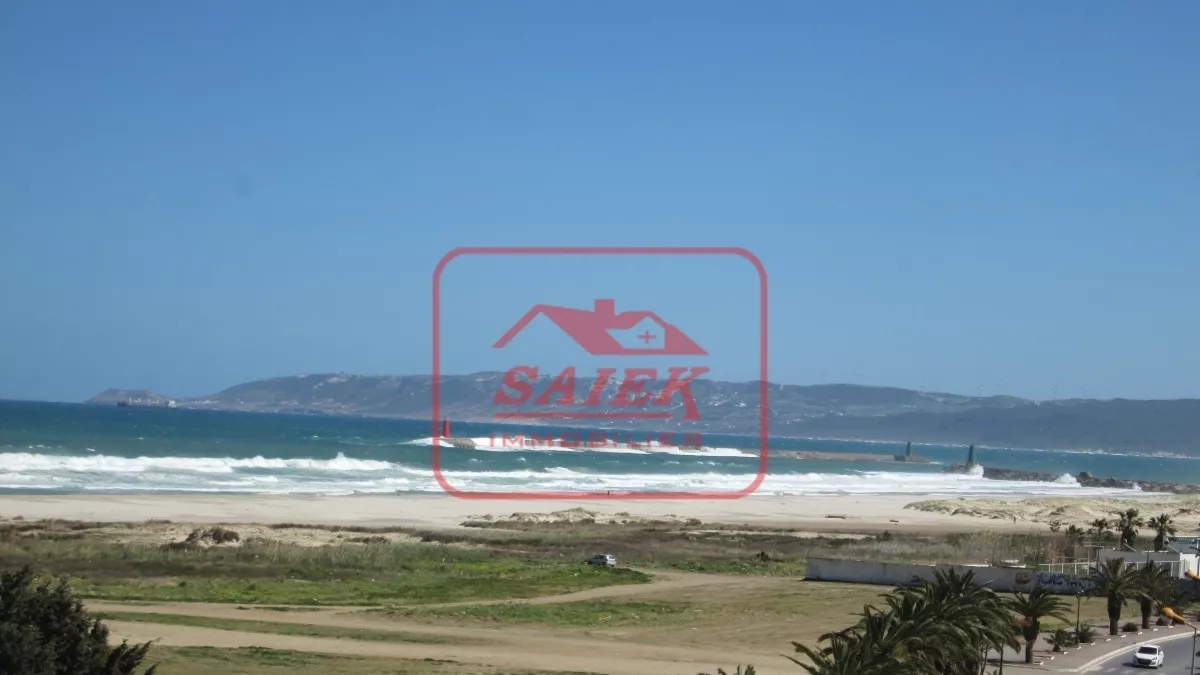 Appartamento con Vista Mare a Sidi Salem: Lusso Incomparabile