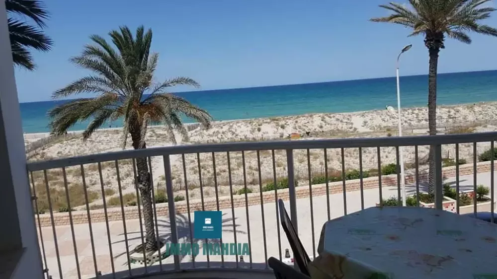Beachfront Apartment in Mahdia with Breathtaking Sea Views