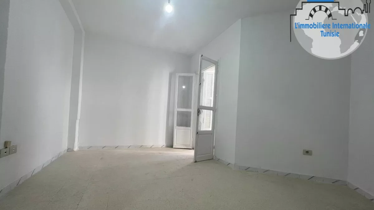 Your Dream Home in Sousse: Spacious S3 Apartment for Sale in Cité Riyadh 5