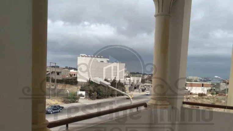 Geräumige Wohnung zur Miete in La Pêche, Bizerte