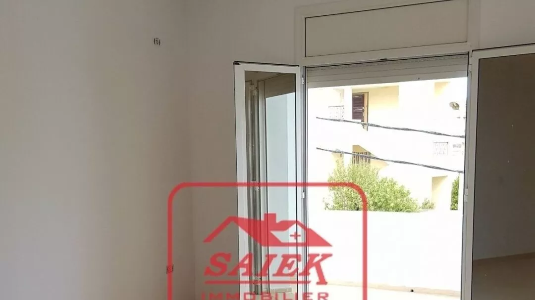 Office, Commercial, and Administrative Apartment in Bizerte