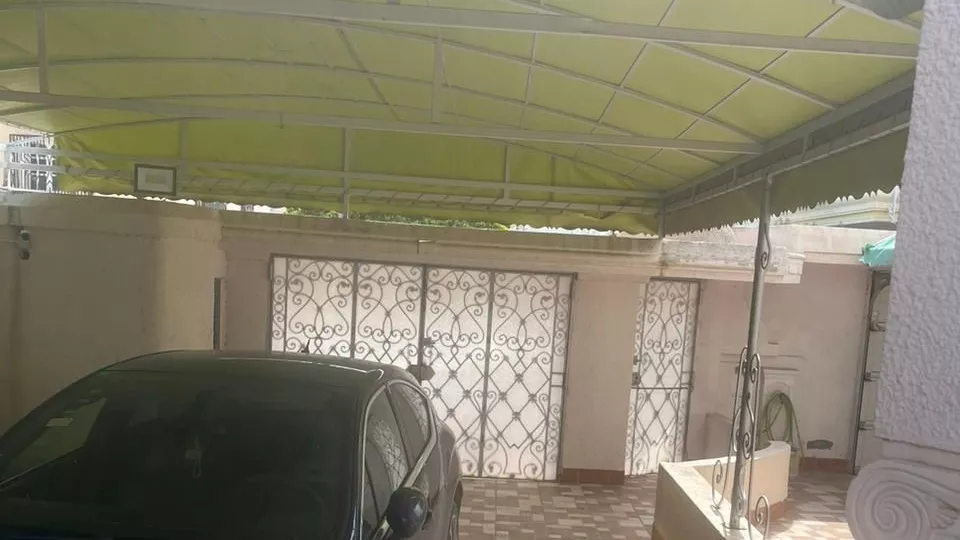 Luxuriöse Villa-Wohnung mit Garten in Lido, Nabeul: Ein Refugium der Komfort und Sicherheit