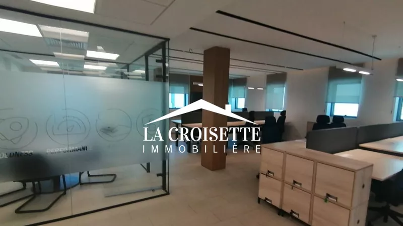 Spazio Ufficio Open Space Moderno in Affitto a Berges du Lac 2: L'ambiente di Lavoro Ideale