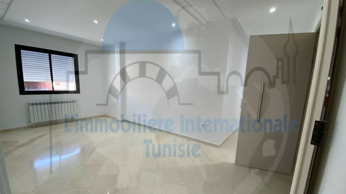 Moderne S+2 Wohnung in Sahloul 4: Ideal für modernes Wohnen