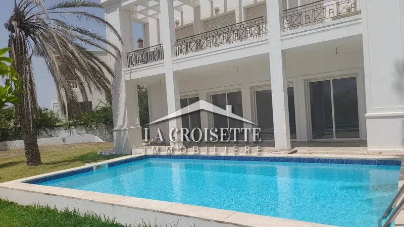 Villa di Lusso con Piscina a Gammarth: Un'Oasi di Tranquillità ed Eleganza