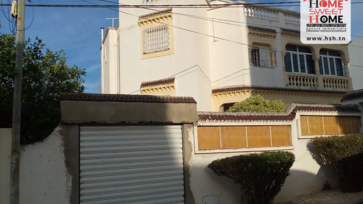 Triplex di Lusso Doris a EL Ouardia 1, Tunisi: Un Gioiello di Eleganza e Comfort