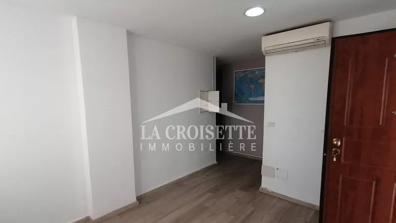 Modernes Büro mit offenen Raum zur Miete in Berges du Lac 2, Tunis
