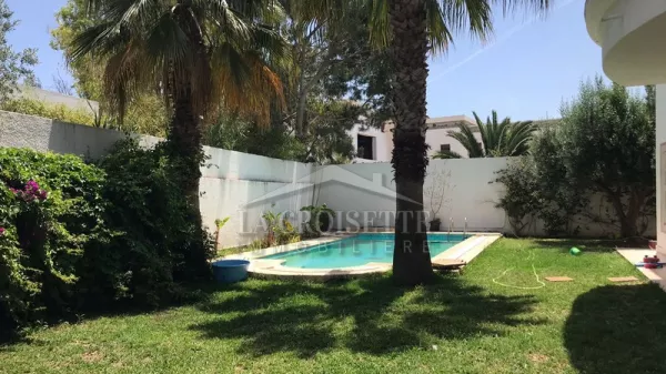 Luxury Villa S+4 with Pool in Gammarth