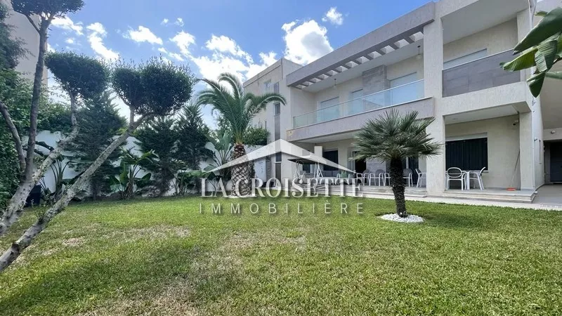 Luxus-Villa S+5 in Gammarth: Ein Refugium der Komfort und Eleganz