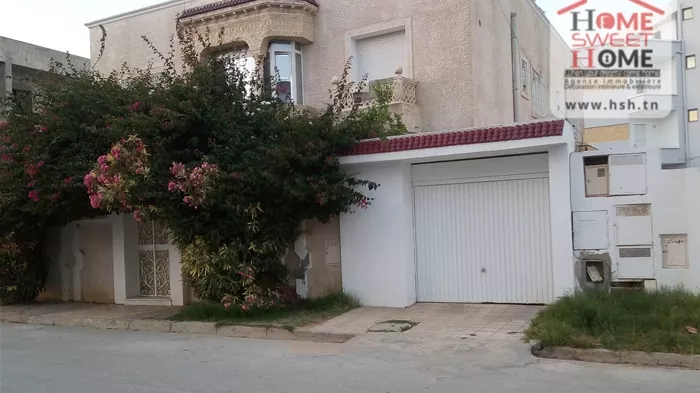 Luxury Villa for Sale in La Marsa: Villa la Fleur Rouge