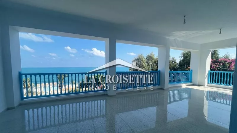 Luxus-Villa S+4 mit Meerblick und Pool in Gammarth: Ein Traum, der wahr wird