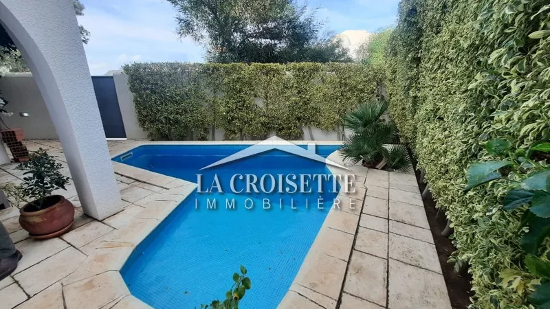 Luxus-Duplex mit Pool in Gammarth: Ein Refugium der Komfort und Eleganz