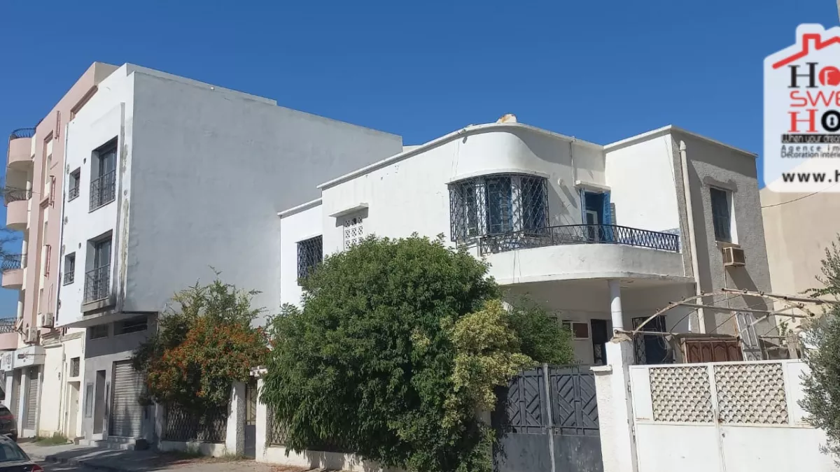 Ideales Immobilienprojekt in Kheireddine: Efreh Promoter Land Gelegen in der Wohngegend von Kheireddine, La Goulette, Tunis, bietet dieses 304 m2 Grundstück unendliche Möglichkeiten für Ihr Immobilienprojekt.
