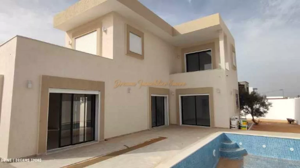 Villa di Lusso a Djerba, un'Opportunità Imperdibile!
