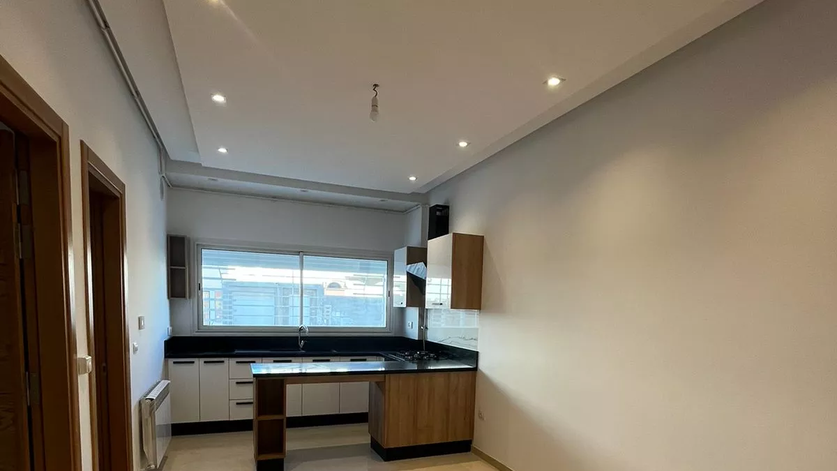 Luxus-S+1-Apartment in Sahloul 4, Sousse: Ein Refugium der Stille und Eleganz