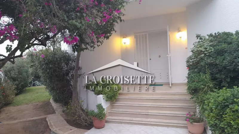 Luxuriöse S3-Villa in Gammarth: Ein Refugium der Komfort und Eleganz