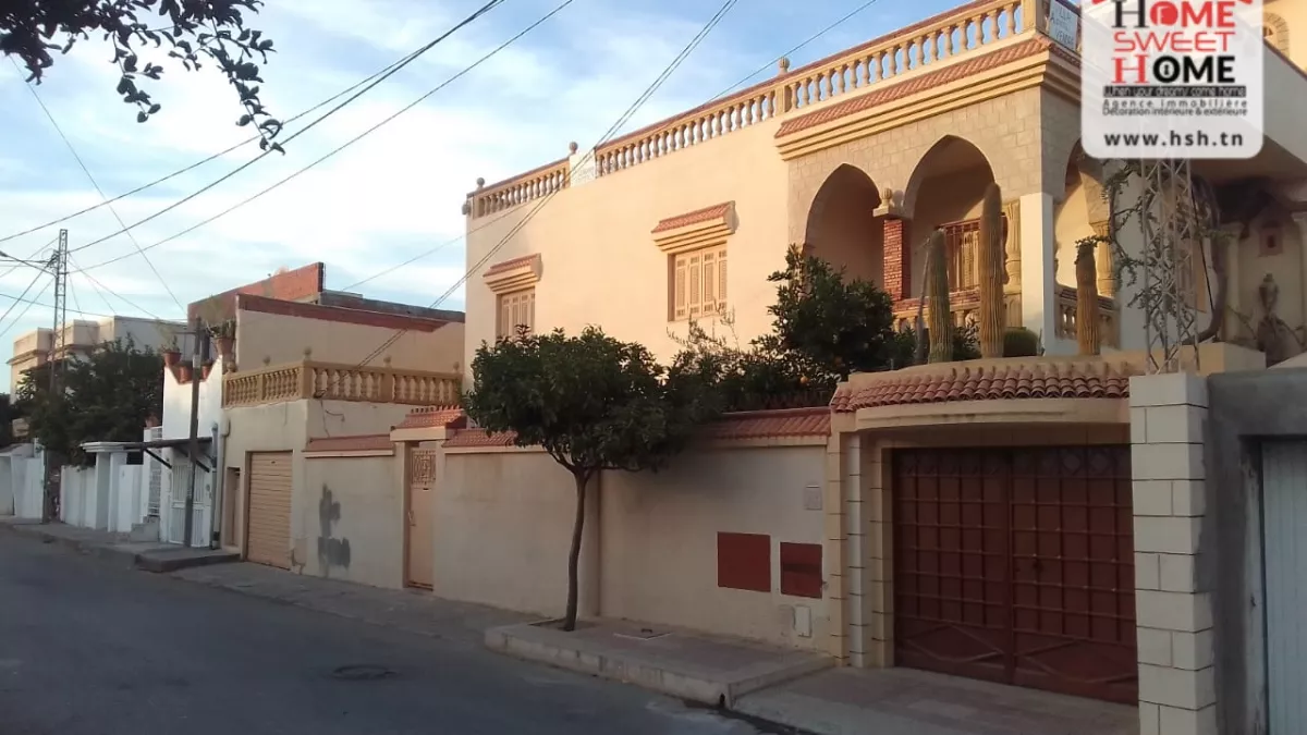 Exceptional Opportunity: Immeuble Janne in Ezzahra