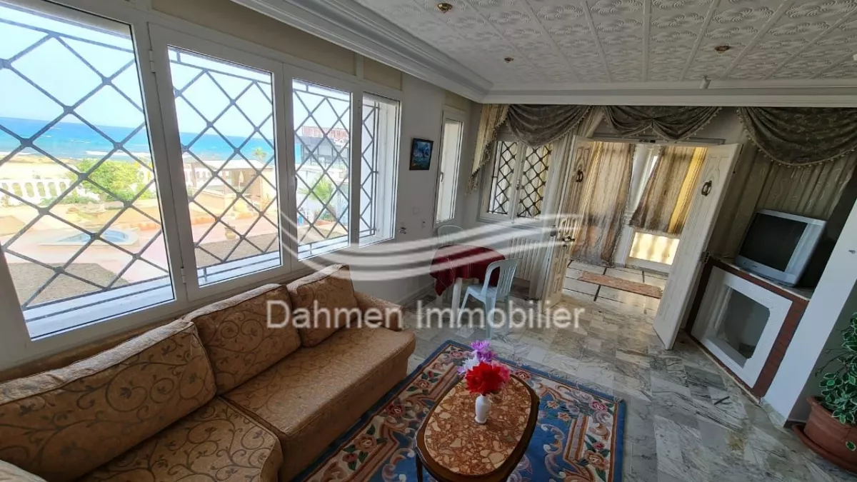 Erstklassiges Wohnen im Erdgeschoss mit Wasserblick in Hergla: Ihr ideales Refugium der Ruhe!