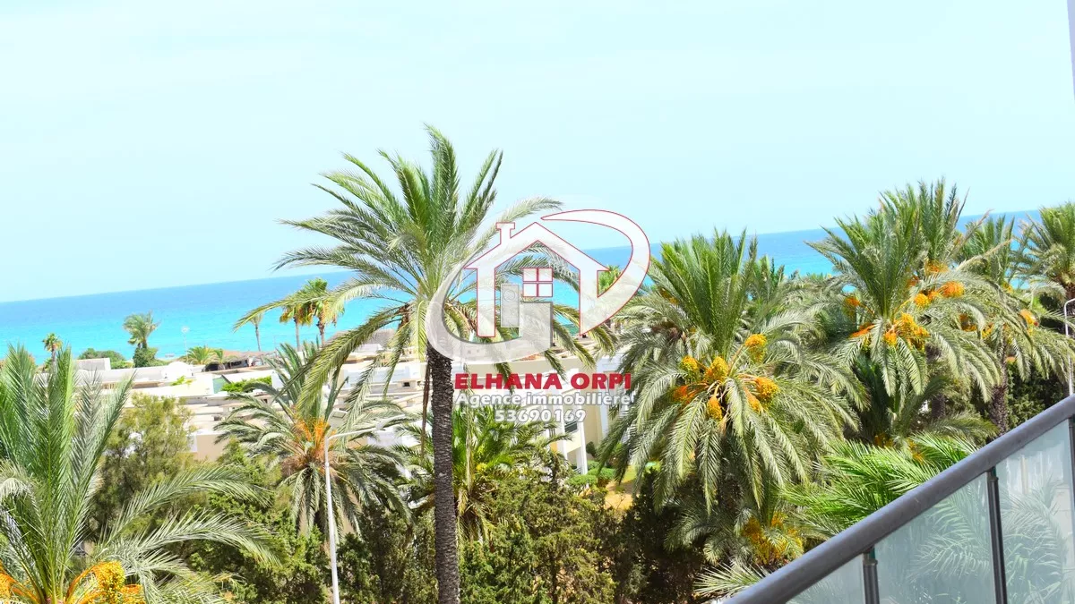 Appartamento di Lusso Fronte Mare a Mahdia: Un Rifugio di Pace e Comfort