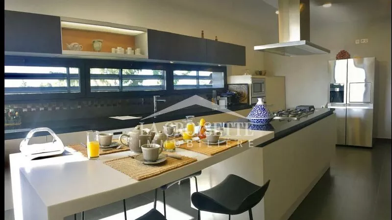 Luxury Penthouse S+5 with Terrace and Pool in La Soukra: A Dream Within Reach