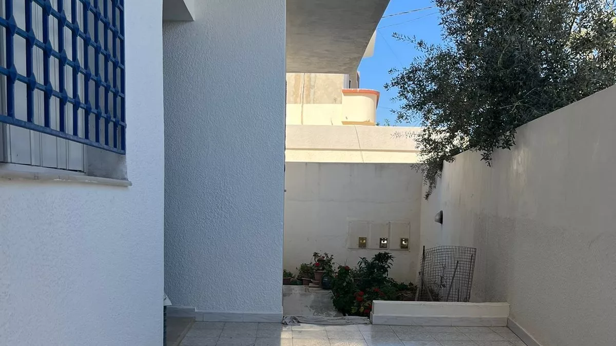Villa di Lusso R+1 a Maamoura, Nabeul: Un Rifugio di Mare