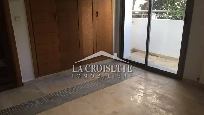 Luxury Duplex with Garden by the Lake 2: A Haven in Tunis