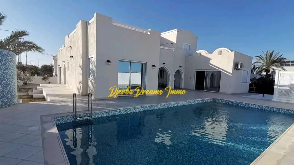 Luxuriöse Villa mit großzügigem Pool und atemberaubendem Blick nahe dem Strand von Djerba