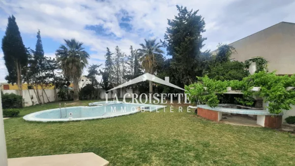 Luxury Villa S+4 with Pool in La Soukra