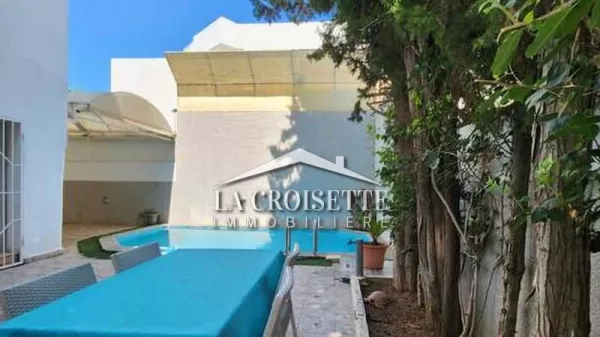 Luxury Villa S+3 with Pool in La Marsa