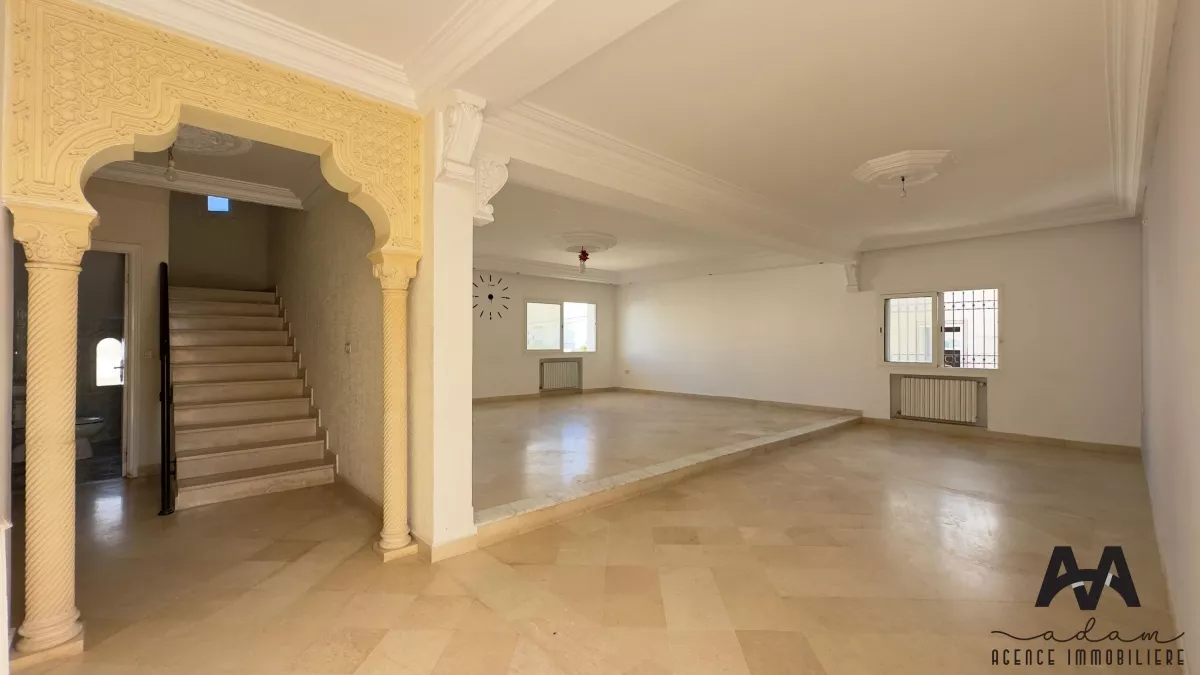 Elegant Duplex S+5 in Cité Mohsen Al Imem, Nabeul: A Refuge for Space and Comfort Lovers