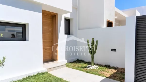 Luxury S+4 Villa in La Soukra, Ariana - MVV0395, A Dream Come True