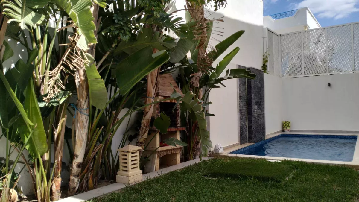 Villa di Lusso in Vendita a Hammamet Nord: Un Rifugio di Pace