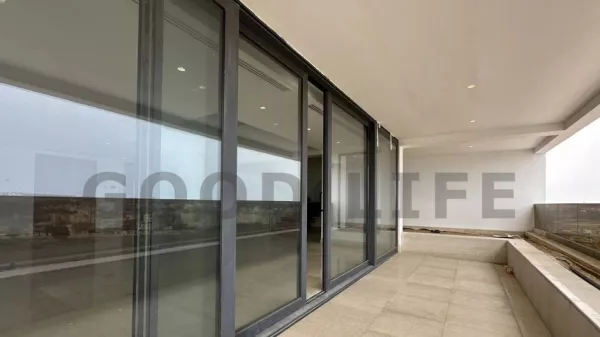 Luxury Penthouse with Pool in Lac 2