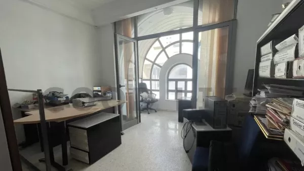 Office for Sale at Lac 1