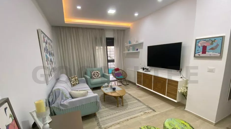 Charmantes Erdgeschoss-Apartment in Ain Zaghouan: Ein Hort der Ruhe und des Komforts